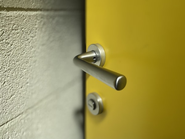 Popravka brave na poslovnom prostoru